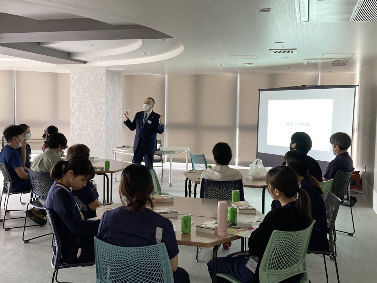 片頭痛治療に関する院内勉強会を開催