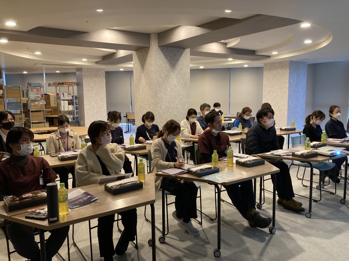 勉強会を開催｜片頭痛の原因物質の一つであるCGRPの働きを抑える片頭痛薬｜那覇セントラルクリニック